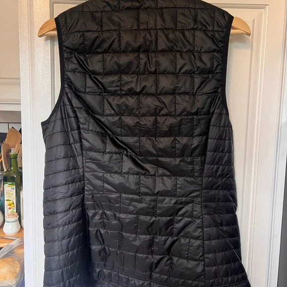 Patagonia Women’s Puffer Vest - Picture 2 of 4